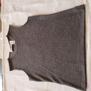 Pursuits Ltd 100% Extra Fine Merino Grey Wool Sleeveless‎ Sz. M Tank Sweater